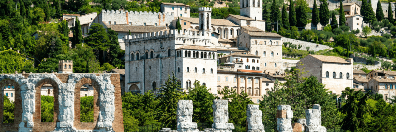 Gubbio, Deruta e Torgiano: due borghi umbri tra maioliche, vino e olio